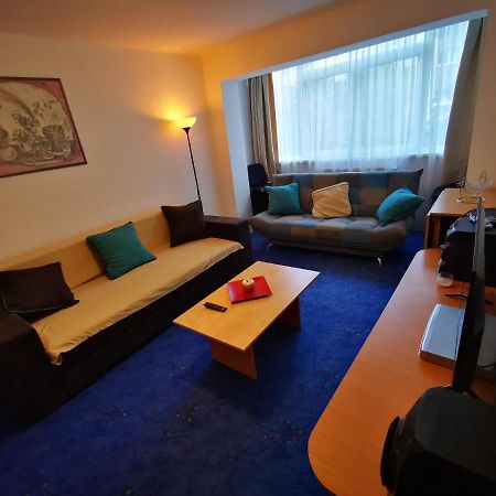 Appartement Apartament Langa Castan à Azuga Extérieur photo